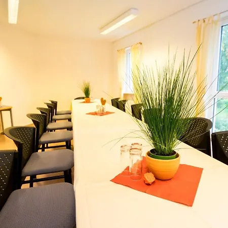 Wohlfuehlhotel Im Schlosspark - Self Checkin 酒店