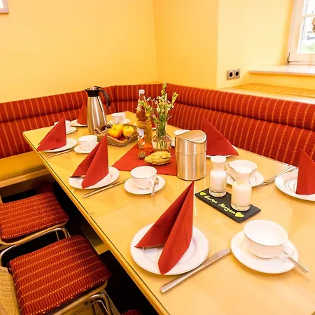Hotel Wohlfuehlhotel Im Schlosspark - Self Checkin 3*