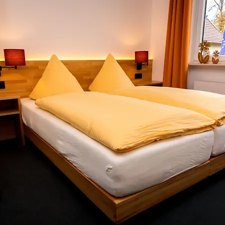 Отель Wohlfuehlhotel Im Schlosspark - Self Checkin