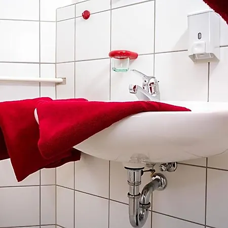 Hotel Wohlfühlhotel Im Schlosspark - Self Checkin Willebadessen
