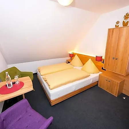 Wohlfühlhotel Im Schlosspark - Self Checkin 3*